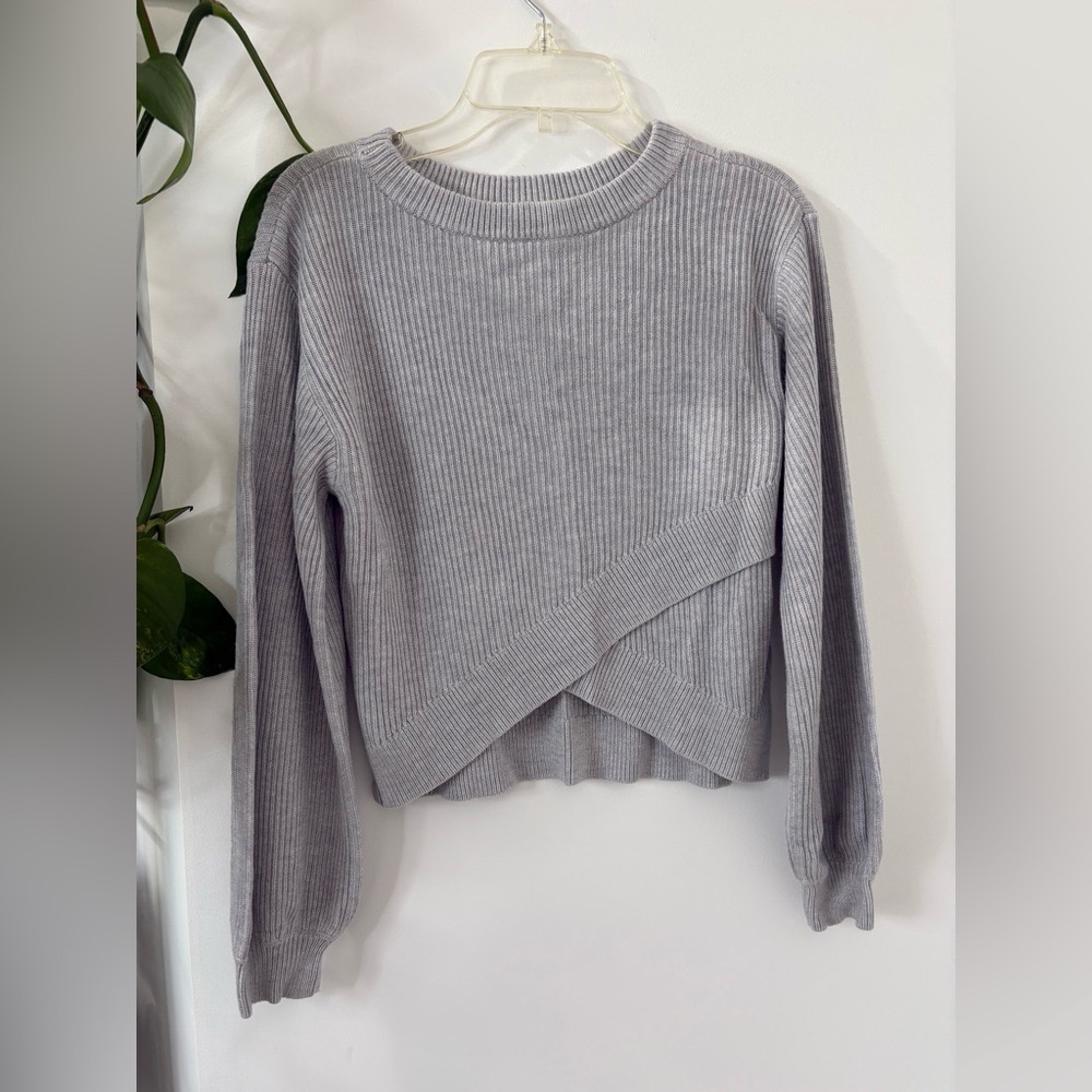 lululemon athletica Gray Crew Neck teenage athletic Sweater SZ:0 - Picture 6 of 8